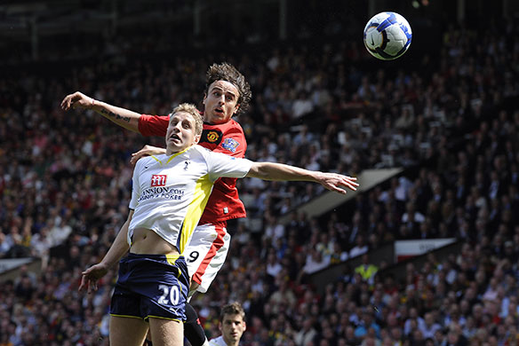 United v Spurs: Berbatov out-jumps Dawson