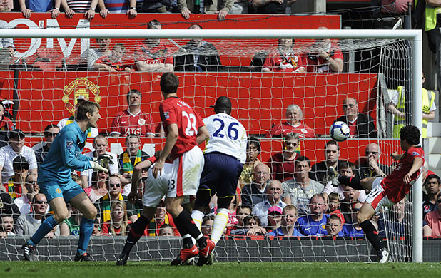 United v Spurs: Ledley King equalises for Spurs