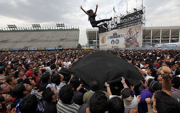 24 hours in pictures:  Vive Latino music festival 
