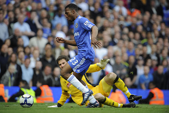 Chelsea V Stoke City : Chelsea v Stoke City football match by Tom Jenkins 