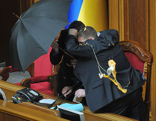 Ukraine parliament: Security personnel protect Speaker of Ukraine parliament Volodymyr Liytvyn