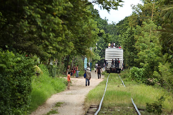 migrants in mexico: migrants on the move in mexico