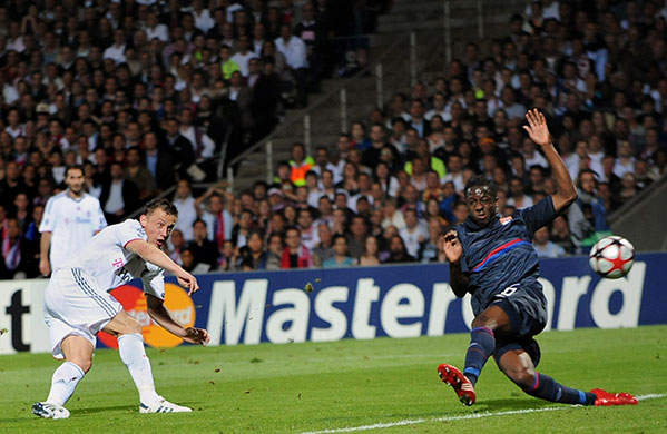 Lyon v Bayern Munich: Olic scores to make it 1-0