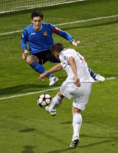 Lyon v Bayern Munich: Olic scores his, and Bayern's, second goal against Lyon