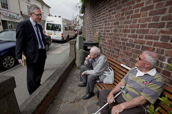 Lembit Öpik  : Lembit Öpik canvassing in his constituency of Montgomeryshire, Wales
