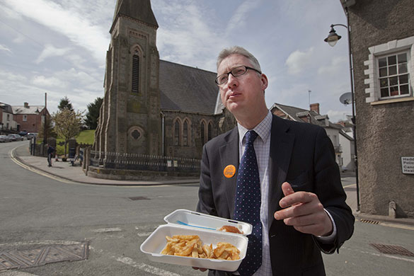 Lembit Öpik  : Lembit Öpik canvassing in Montgomeryshire