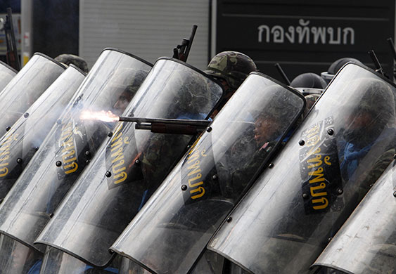 Thailand protests: Soldiers fire at anti-government Red Shirts