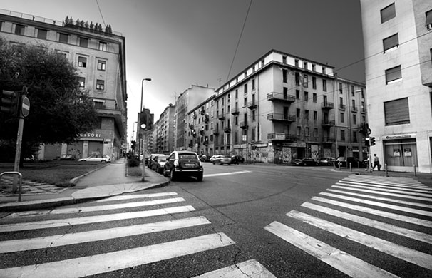 In Pictures: monochrome: street corner in Milan