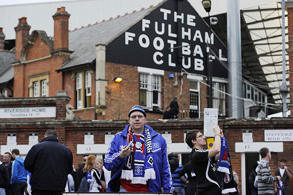 Fulham v Hamburg: Hamburg fans take photos of the houses & environment around Craven Cottage