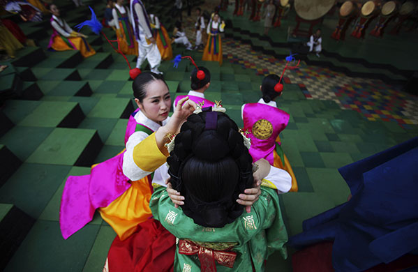 24 hours in pictures: the South Korea Pavilion at the World Expo site