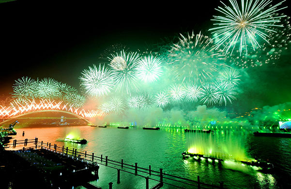 China expo: Fireworks illuminate the sky during the ceremony of the World Expo