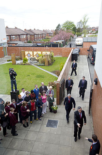 Martin Argles campaign: Gordon Brown and Jack Straw at the Honeywell Community Centre in Oldham