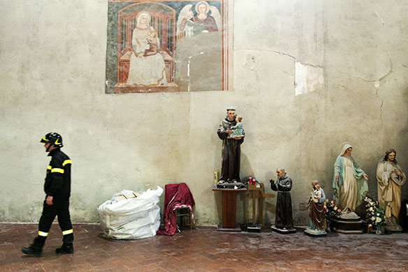 L'Aquila: L'Aquila city centre, San Silvestro's church