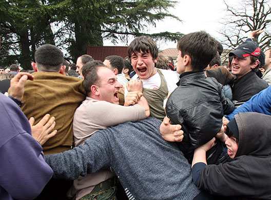 24 hours in pictures: raditional Georgian game Lelo