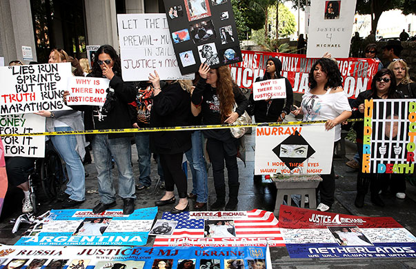 24 hours in pictures: Los Angeles, US: Protesters demonstrate outside of the Criminal Courts