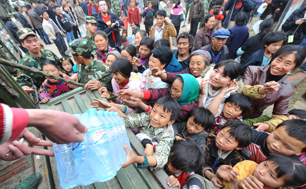 Drought in South China: Villagers receive donated water at Qinglong county, Guizhou province