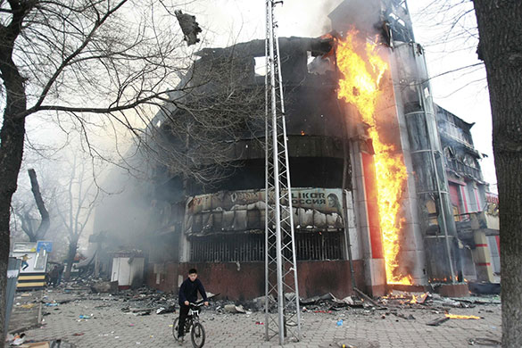 Kyrgyzstan: A burning shopping centre in the centre of Bishkek