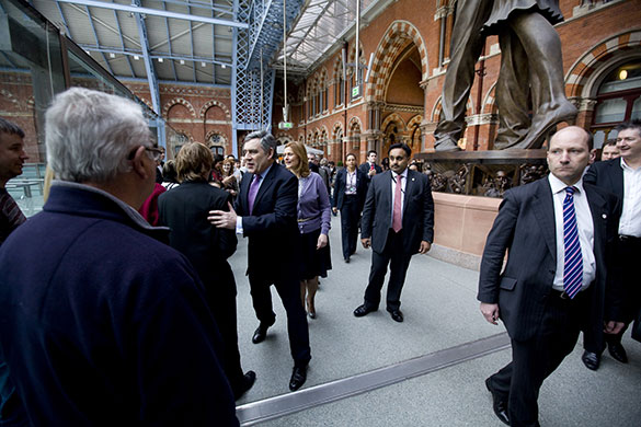 Martin Argles: Gordon Brown and Sarah at Paddington Station
