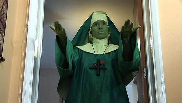 exhibitionist 1004: Jennet Thomas