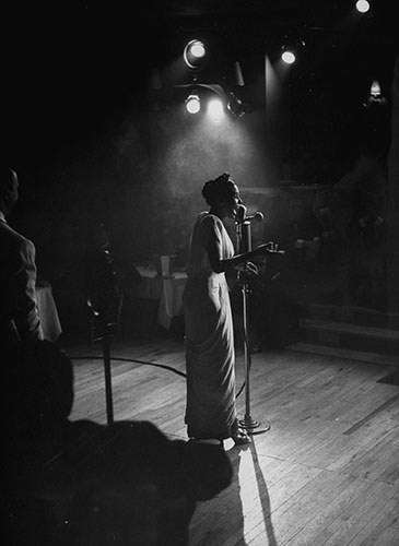 Lena Horne: 1947: Lena Horne on stage in nightclub