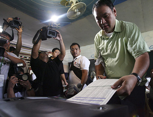 Philippine elections: Presidential candidate Gilbert 'Gibo' Teodoro casts his vote