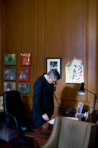 Gordon-Brown-takes-the-ph-009.jpg