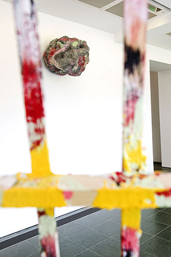 Barlow and Baghramian: Stint by Phyllida Barlow (installation view)