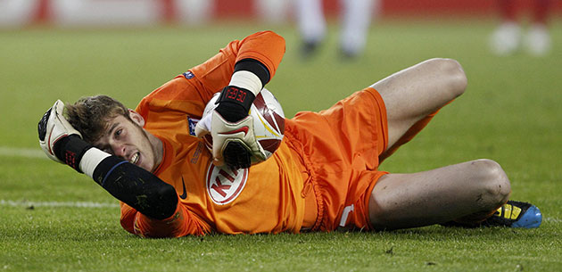 Europa League Final: Atlético keeper David de Gea holds his head during the Europa League final
