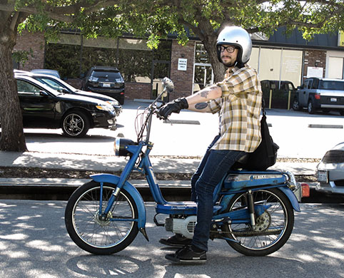 face hunter: LA: moped in LA