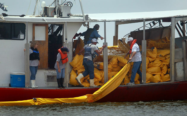 Deepwater Horizon: Gulf Oil Spill Begins To Reach Land As BP Struggles To Contain Leak