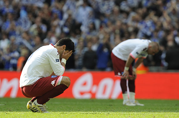 FA Cup Final: Rocha and Jamie O'Hara sink to their knees