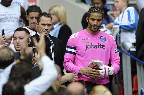 FA Cup Final: David James looks dejected