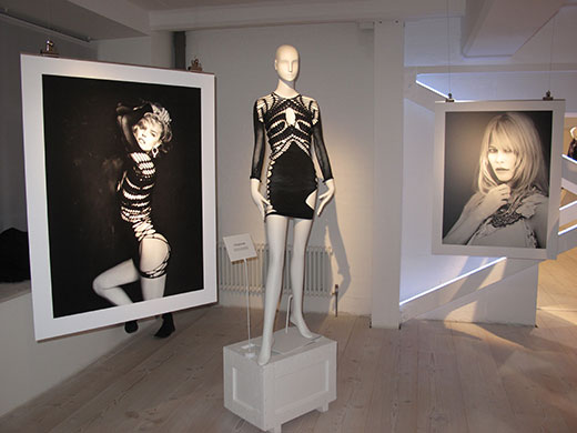 Eva Herzigova Fast: Eva Herzigove Fast