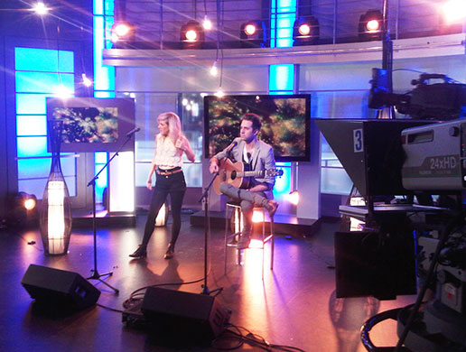 show & tell: Goulding: Ellie Goulding on Sunrise