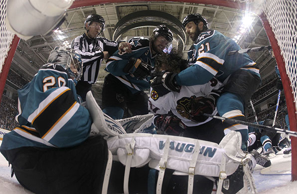 24 sport: San Jose Sharks' Nabokov, Nichol, Murray & Chicago Blackhawks' Burish