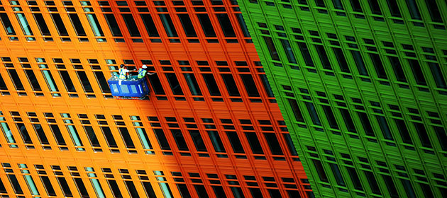 24 hours in pictures: London, UK: Window cleaners work on a new building