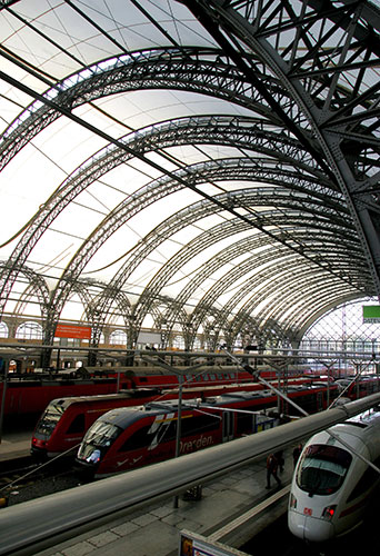 Norman Foster: Dresden Railway Station designed by Foster and Partners