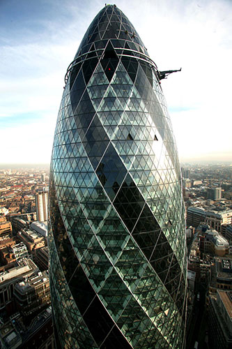 Norman Foster: The Swiss Re building designed by Norman Foster and Partners