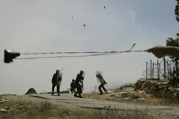 24 Hours in Pics: Israeli soldiers throw stun grenades toward Palestinian protesters
