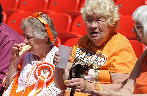 Play off Final: Blackpool fans tuck into their tea and sarnies