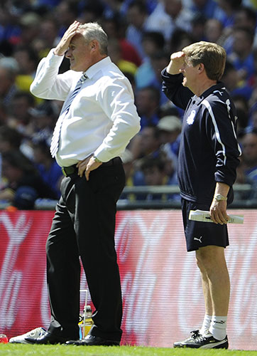 Play Off Final: David Jones starts to fear the worst...