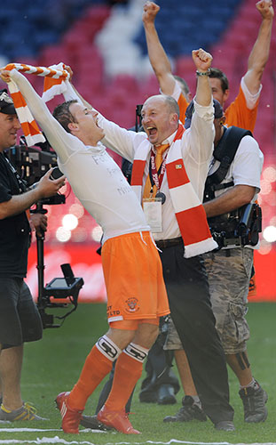 Play Off Final: Blackpool manager Ian Holloway celebrates with sub Barry Bannan