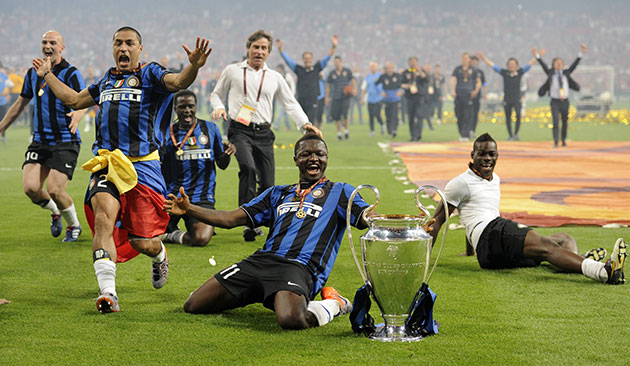 Champions League Final: Inter players celebrate with the trophy