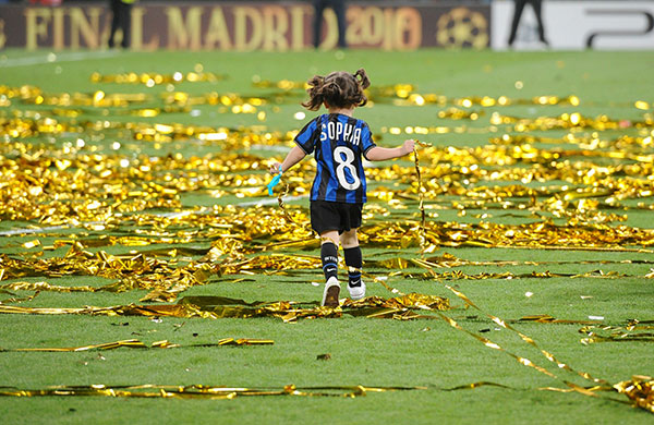 Champions League Final: Thiago Motta's daughter is off to play with the gold ribbons