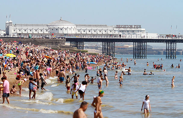 weather 2: Brighton beach, east Sussex busy with visitors enjoying the sun