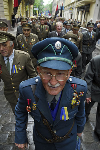 24 hours in pictures: Lviv, Ukraine: Veterans dressed in historical uniforms 