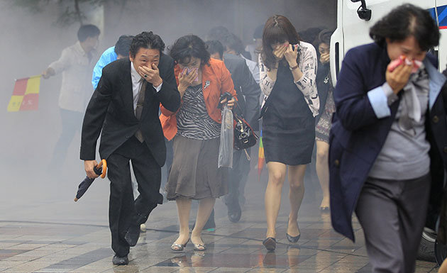 Korea crisis: anti-terror drill in the centre of Seoul, South Korea