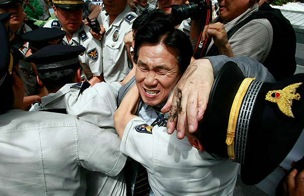 Korea crisis: North Korea Severs All The Ties With South Korea