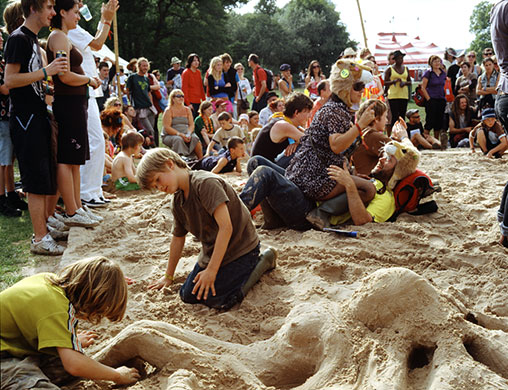 Pop Music festivals: Making A Furry in The Sand