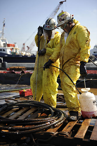 Update oil spill: Deepwater Horizon oil spill: Personnel at the Venice Staging Area 